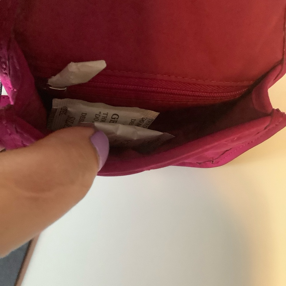 MZ Wallace Fuchsia Quilted Wristlet almost new. Please read description - Picture 3 of 5